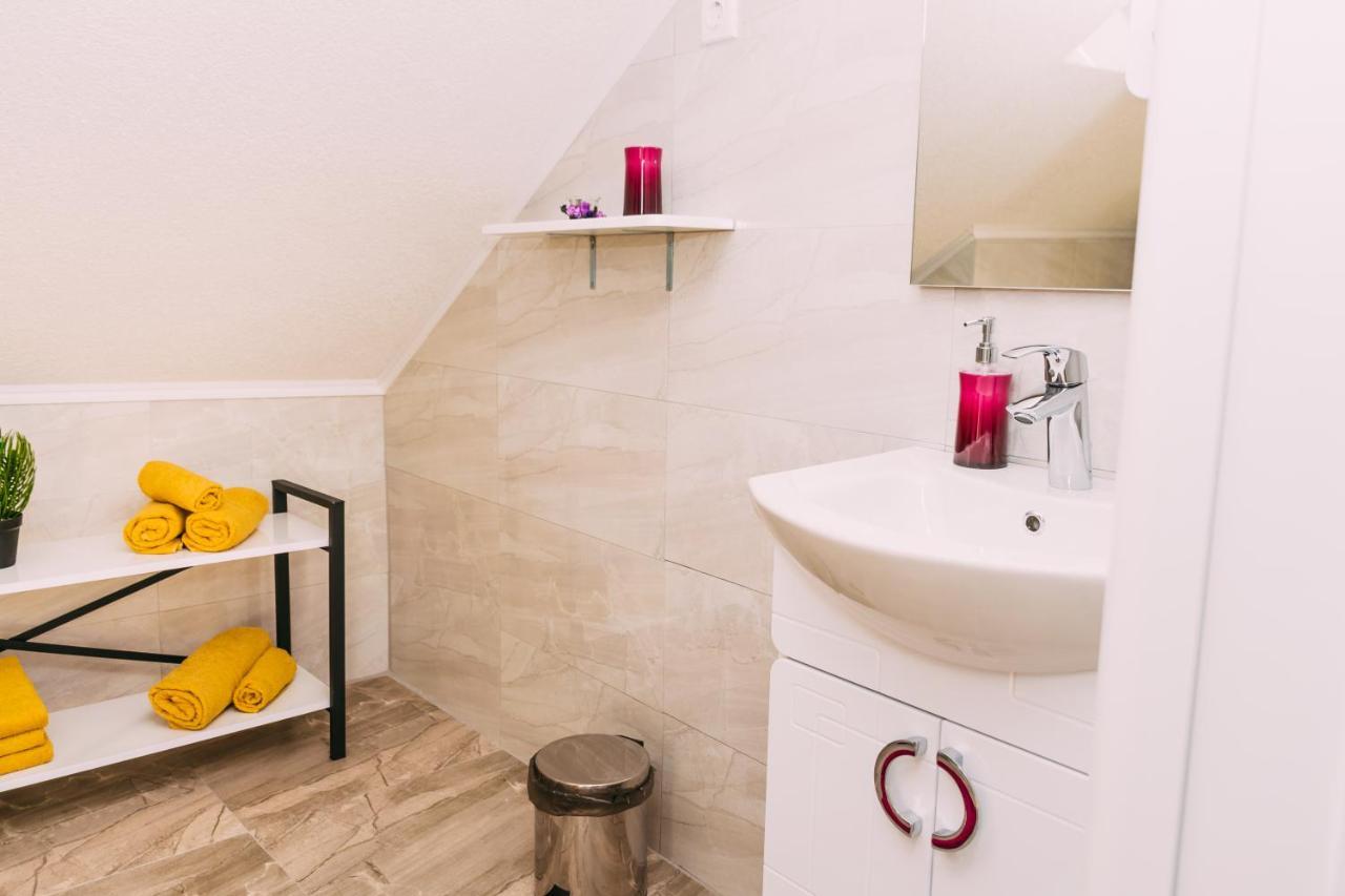 Apartmani Markesic Ramsko Jezero Prozor Exterior foto