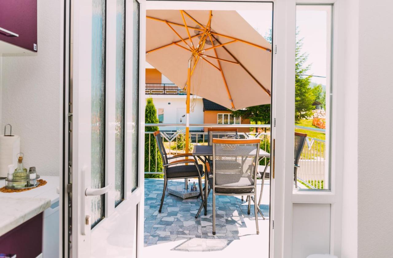 Apartmani Markesic Ramsko Jezero Prozor Exterior foto
