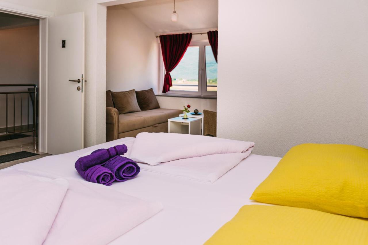 Apartmani Markesic Ramsko Jezero Prozor Exterior foto