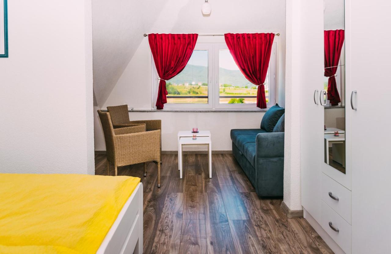 Apartmani Markesic Ramsko Jezero Prozor Exterior foto