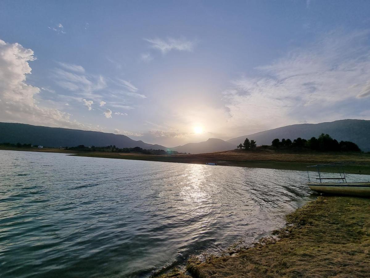Apartmani Markesic Ramsko Jezero Prozor Exterior foto